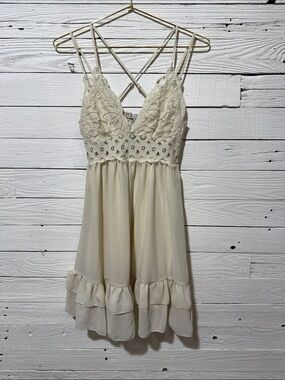 Love Tree Cream Lace Spaghetti Strap Dress